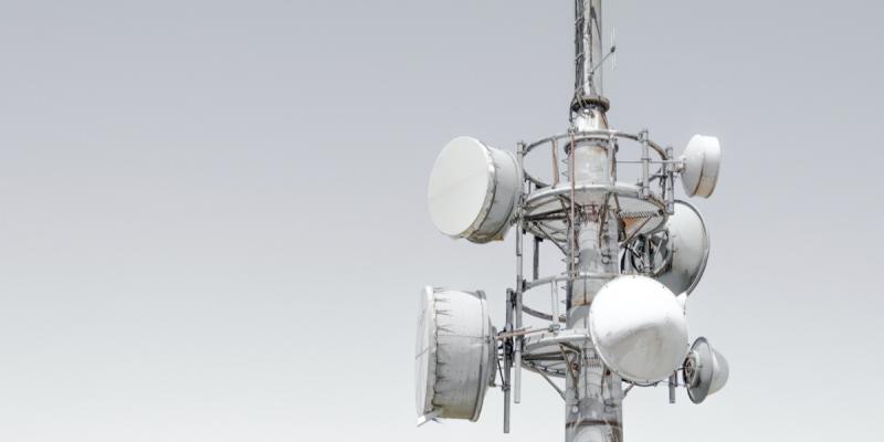 Communications tower